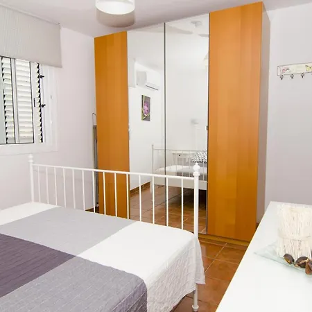 Apartment Sea View Mogan: 2-bedroom With Proximity And Wi-fi