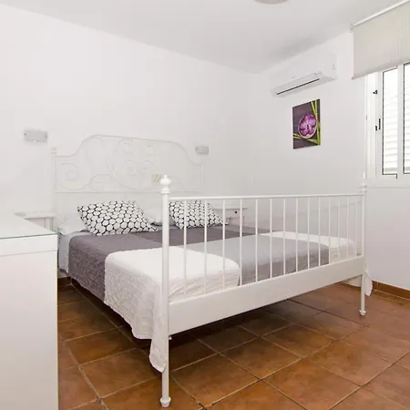 Sea View Mogan: 2-bedroom With Proximity And Wi-fi